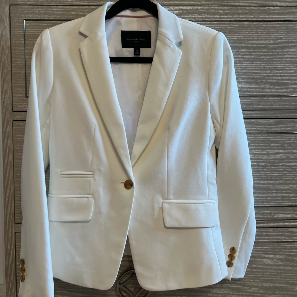 Petite white blazer from Banana Republic